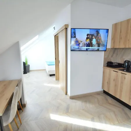 Right By The Sea, Apartman